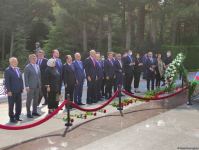 Turkey's ruling party delegation visits Alley of Honor, Alley of Martyrs in Baku (PHOTO)