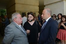 В Баку состоялось открытие барельефа на доме, где жила народная артистка Амалия  Панахова (ФОТО)