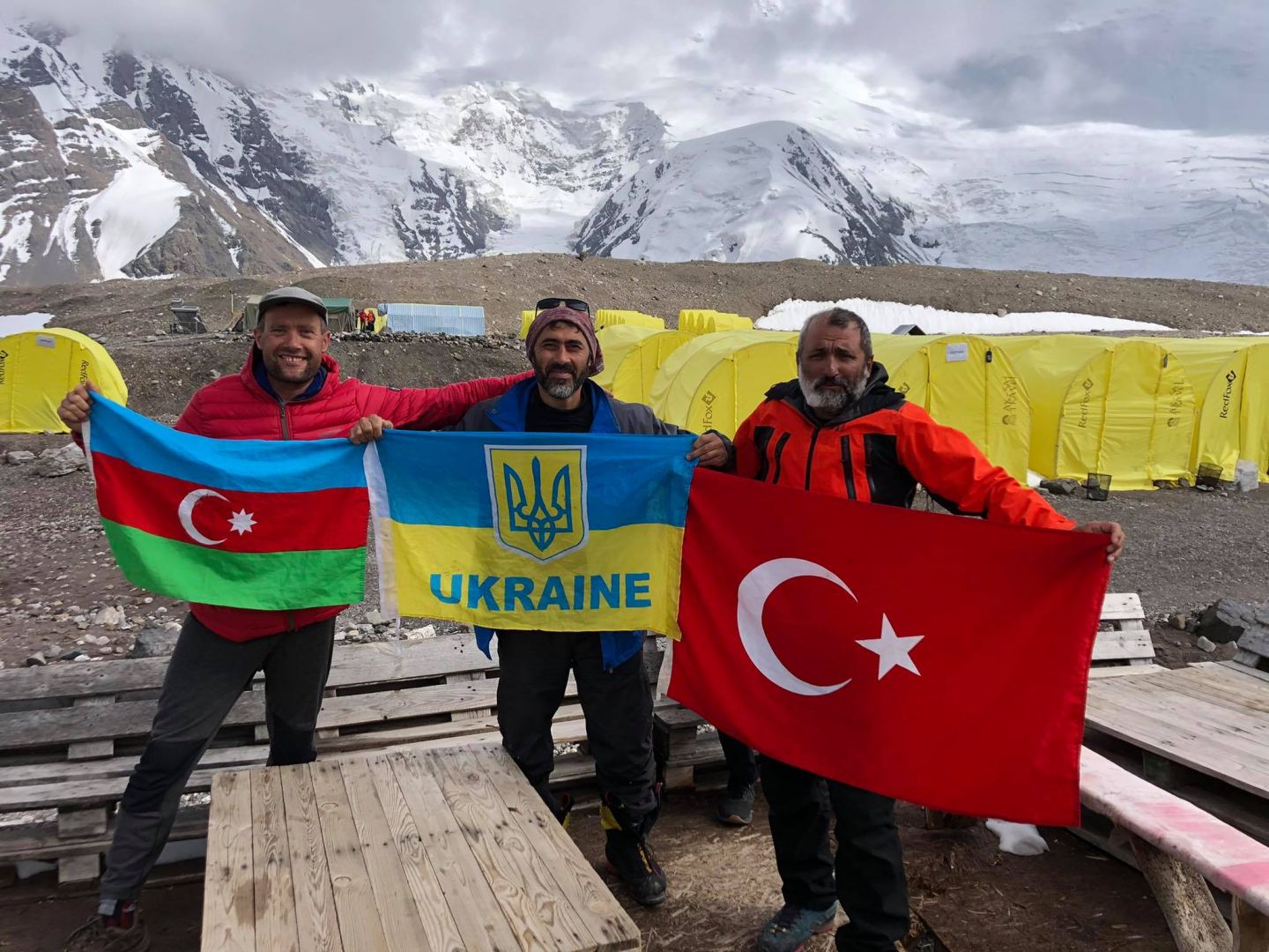 Азербайджанский велопутешественник на пути к Пику Ленина поднялся на высоту в 4000 метров (ФОТО)