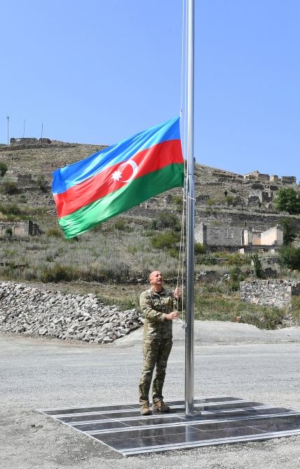 President Ilham Aliyev raised state flag in  city of Kalbajar (PHOTO/VİDEO)