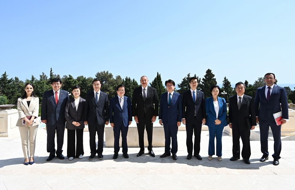 President Ilham Aliyev receives delegation led by Speaker of Republic of Korea National Assembly (PHOTO)