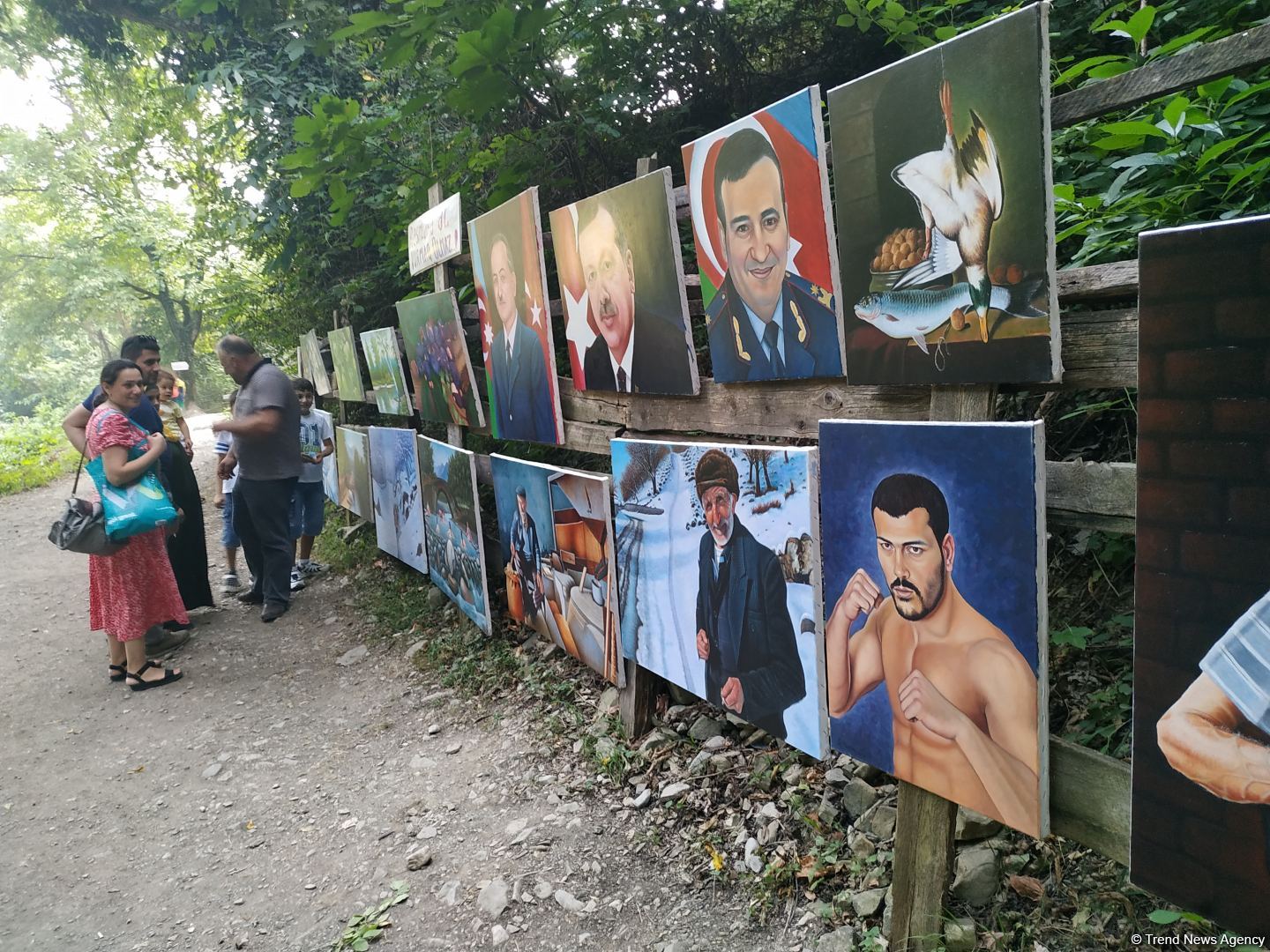 День в селе не променяю на год комфорта в городе. На пути к живописному водопаду Мамырлы - экспозиция Ровшана Ширинова (ВИДЕО, ФОТО)