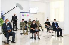 Azerbaijani president, first lady attend ceremony of presenting apartments, cars to families of martyrs (PHOTO/VIDEO)
