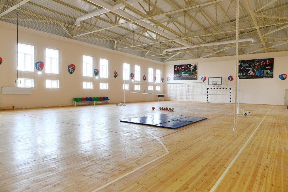 Azerbaijani president, first lady attend ceremony of presenting apartments, cars to families of martyrs (PHOTO/VIDEO)