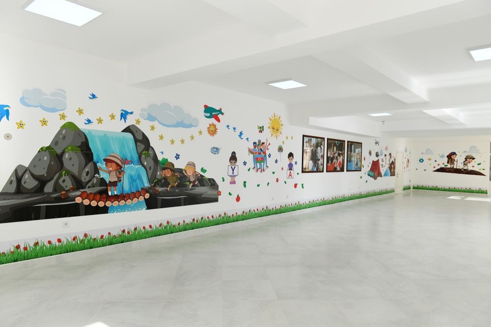 Azerbaijani president, first lady attend ceremony of presenting apartments, cars to families of martyrs (PHOTO/VIDEO)