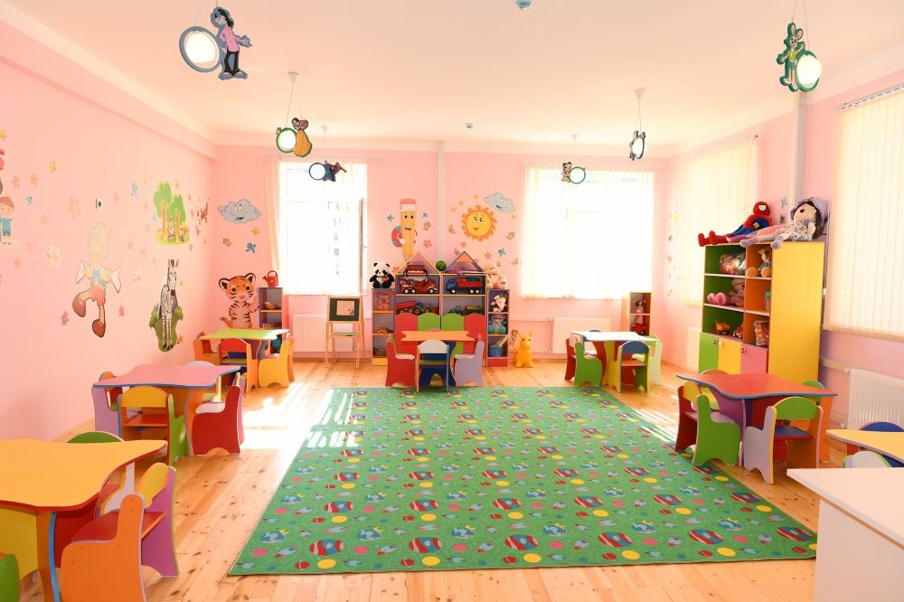 Azerbaijani president, first lady attend ceremony of presenting apartments, cars to families of martyrs (PHOTO/VIDEO)