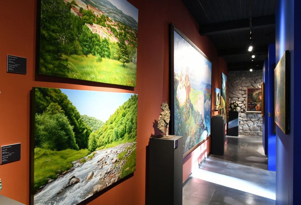 President Ilham Aliyev, First Lady Mehriban Aliyeva view exhibitions organized by Heydar Aliyev Foundation in Shusha (PHOTO)