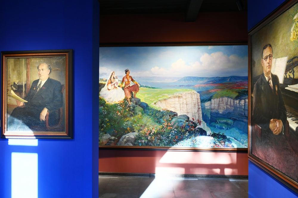 President Ilham Aliyev, First Lady Mehriban Aliyeva view exhibitions organized by Heydar Aliyev Foundation in Shusha (PHOTO)