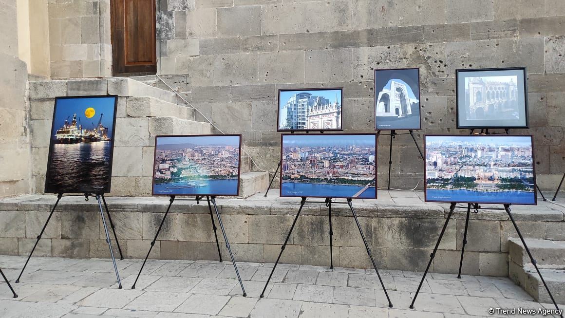 В каждой фотографии частица сердца... В Баку почтили память Фарида Хайрулина (ФОТО)