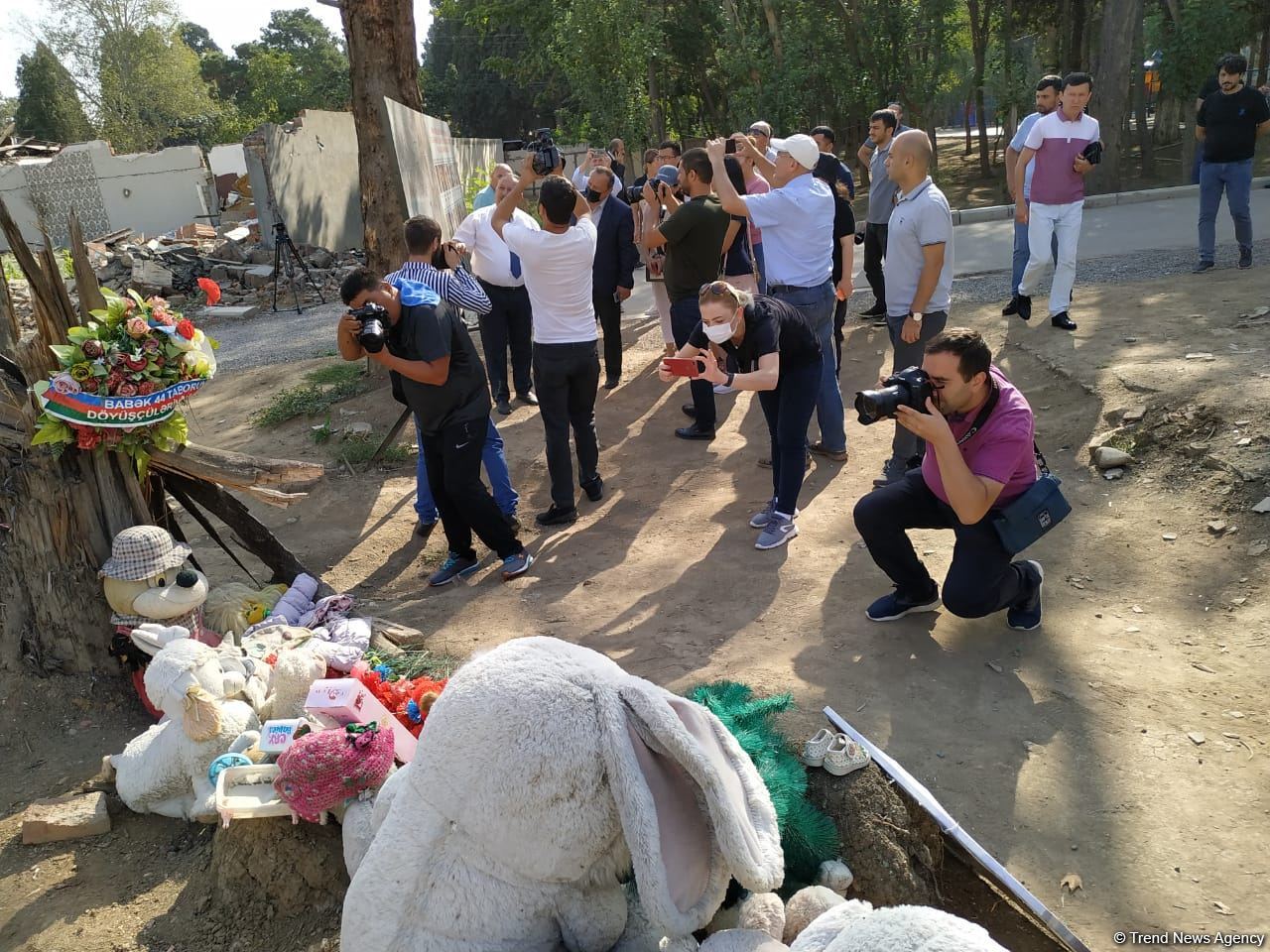 Turkic Council media reps touring Azerbaijan's Ganja city (PHOTO)
