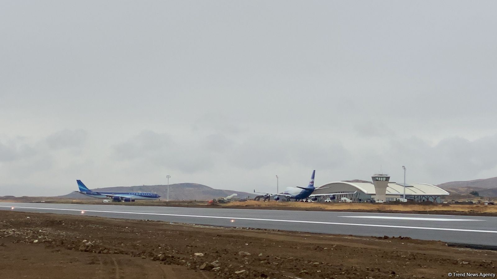 Историческое событие: В аэропорту Физули приземлился самолет AZAL «KARABAKH» (ФОТО/ВИДЕО)