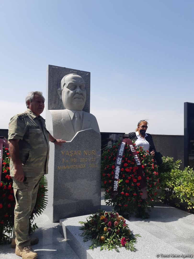 В Баку почтили память Яшара Нури (ФОТО)
