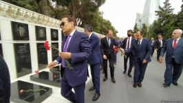 Министры экономики и торговли стран Тюркского совета посетили Аллею шехидов в Баку (ФОТО)