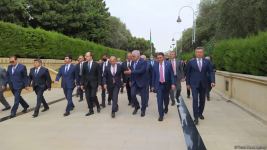 Министры экономики и торговли стран Тюркского совета посетили Аллею шехидов в Баку (ФОТО)