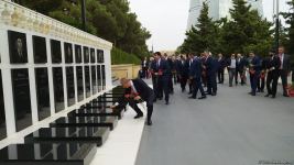Министры экономики и торговли стран Тюркского совета посетили Аллею шехидов в Баку (ФОТО)