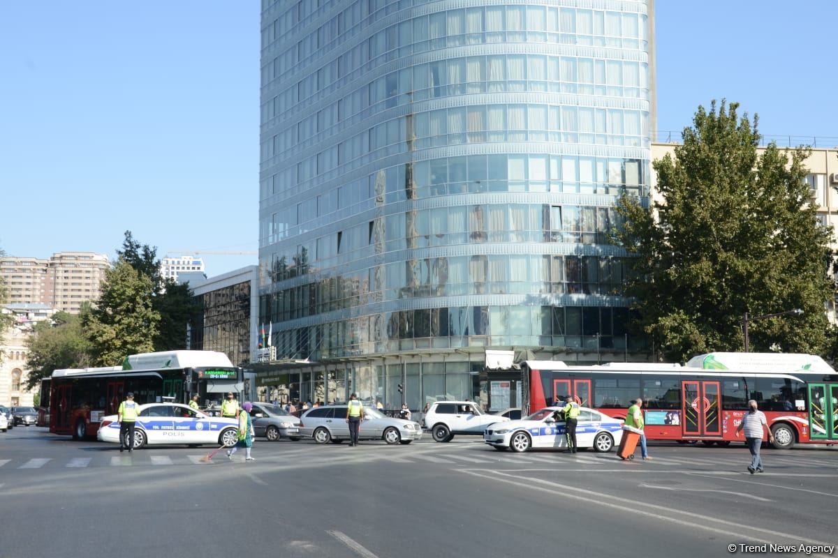 Проходят шествия в связи со 103-й годовщиной освобождения Баку от большевистско-дашнакской оккупации (ФОТО)