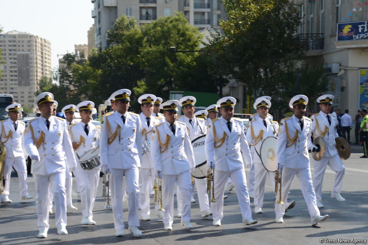 Проходят шествия в связи со 103-й годовщиной освобождения Баку от большевистско-дашнакской оккупации (ФОТО)