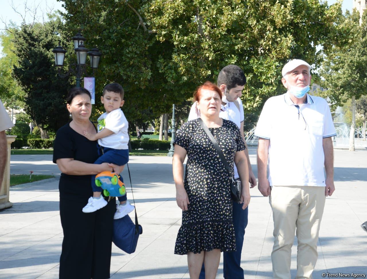 Проходят шествия в связи со 103-й годовщиной освобождения Баку от большевистско-дашнакской оккупации (ФОТО)