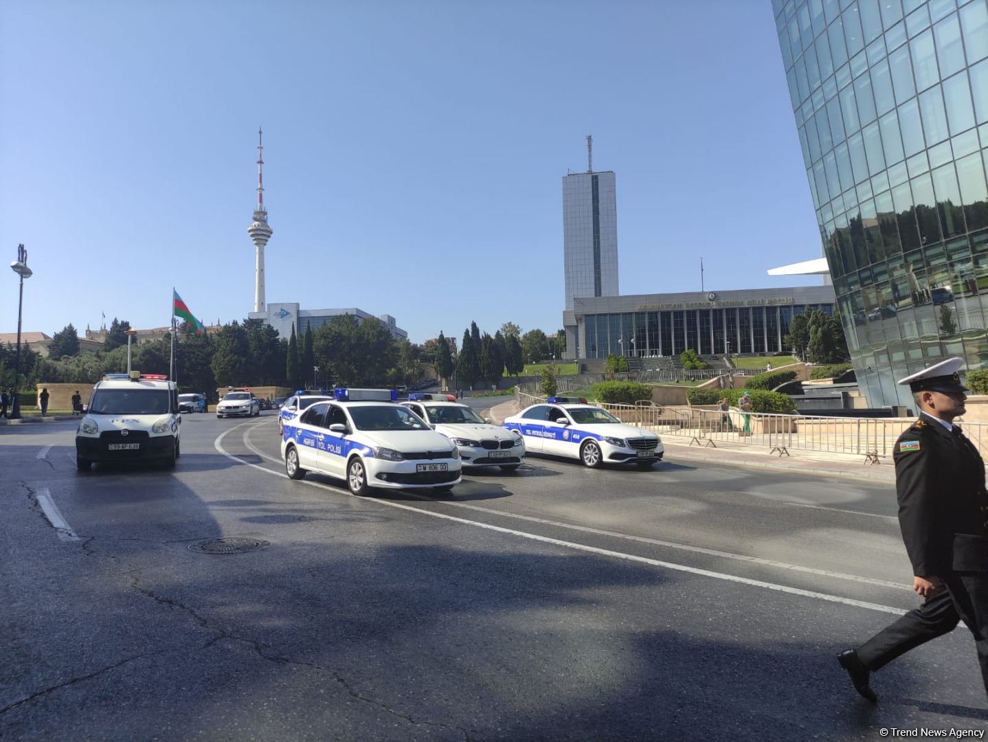 Проходят шествия в связи со 103-й годовщиной освобождения Баку от большевистско-дашнакской оккупации (ФОТО)