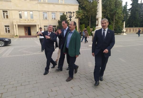 Делегация Ассоциации омбудсменов ОИС совершила поездку в Тертер (ФОТО)