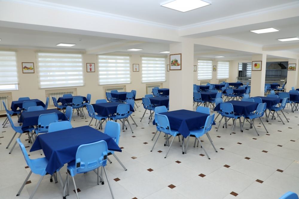 President Ilham Aliyev views conditions created at secondary school No 71 in Sabunchu district (PHOTO)