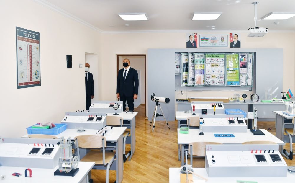 President Ilham Aliyev views conditions created at secondary school No 71 in Sabunchu district (PHOTO)