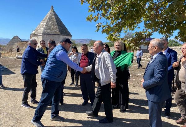 Residents of Aghdam make another trip to their native lands (PHOTO)