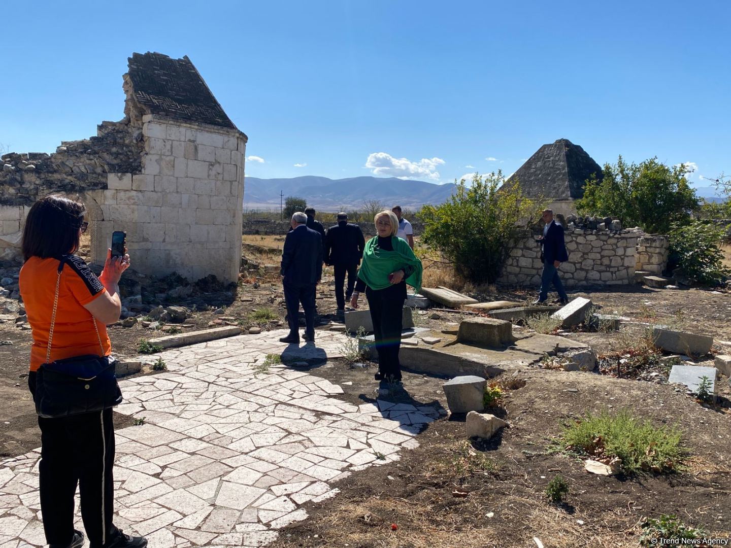 Residents of Aghdam make another trip to their native lands (PHOTO)