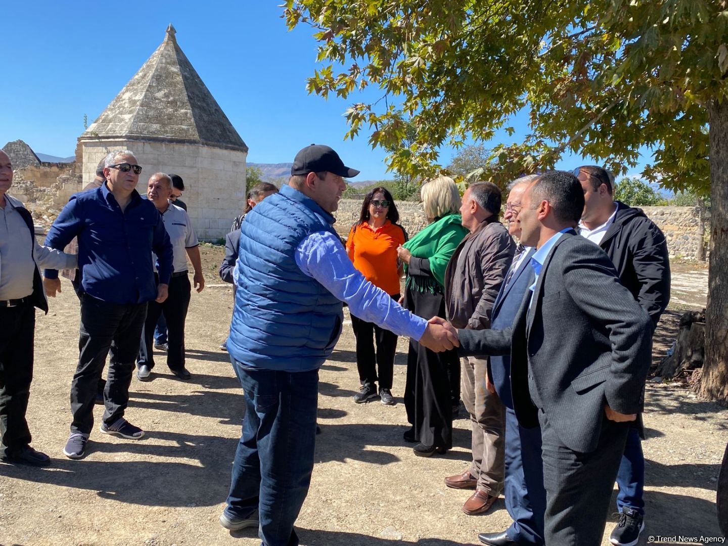 Residents of Aghdam make another trip to their native lands (PHOTO)