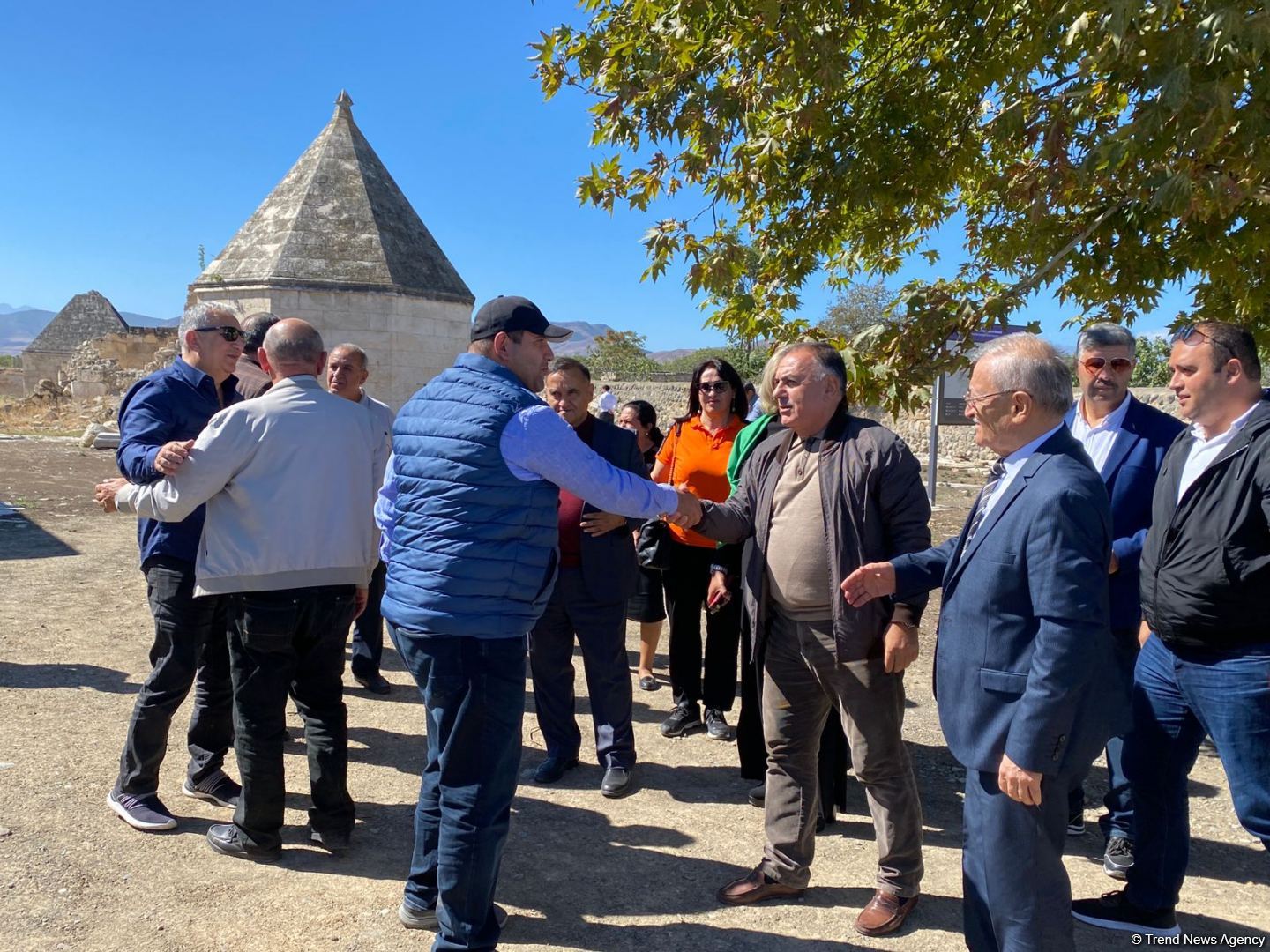 Residents of Aghdam make another trip to their native lands (PHOTO)