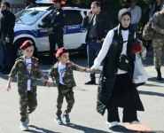 Azerbaijani people paying tribute to memory of martyrs  (PHOTO)