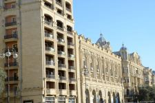Улицы и проспекты Баку в День памяти украшены азербайджанскими флагами (ФОТО)
