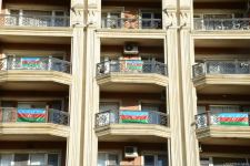 Улицы и проспекты Баку в День памяти украшены азербайджанскими флагами (ФОТО)