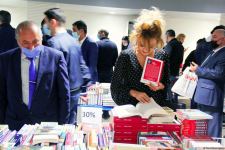 В Баку открылась Национальная книжная выставка-продажа, представлено более 50 000 книг (ФОТО)