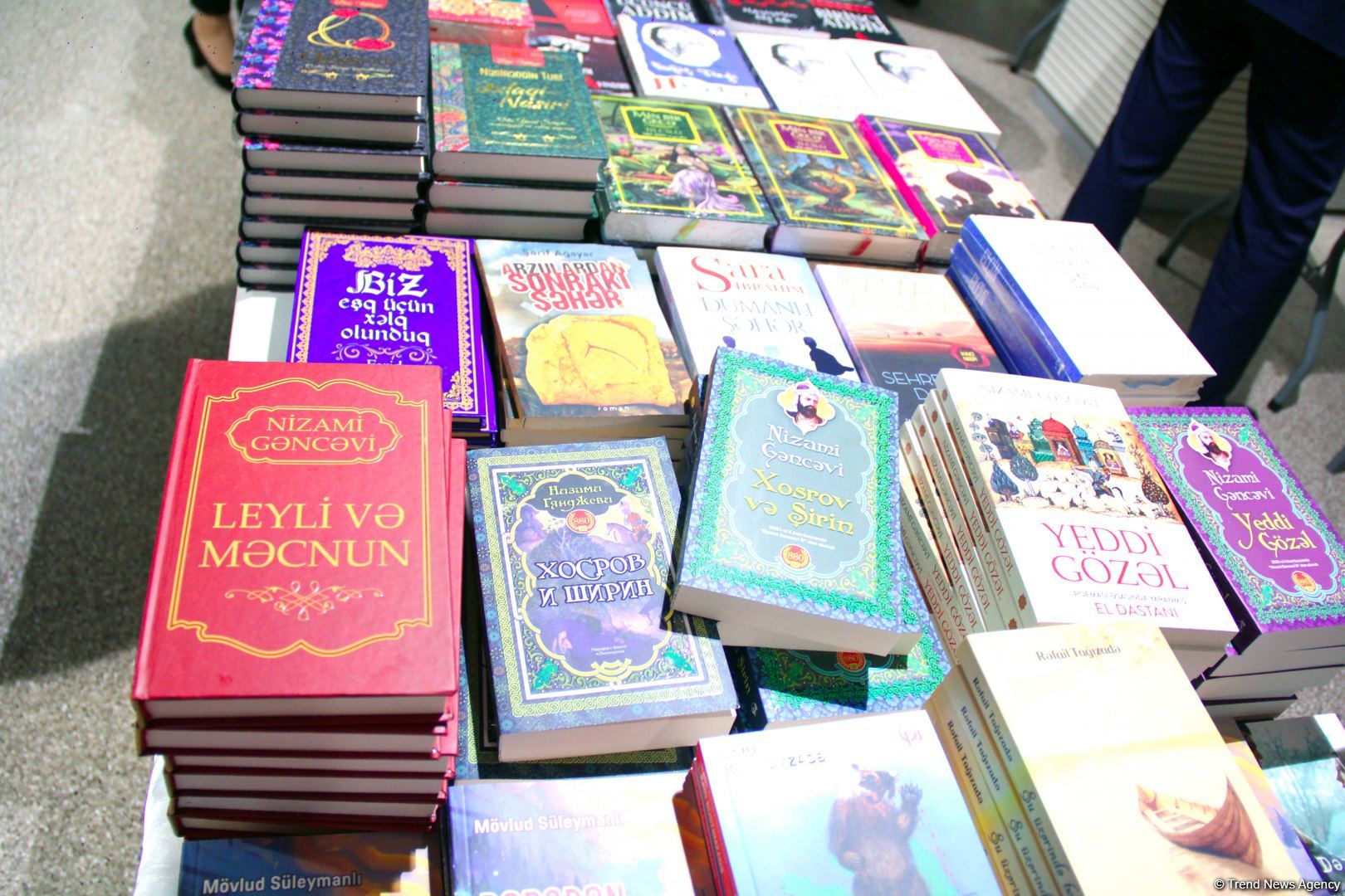 В Баку открылась Национальная книжная выставка-продажа, представлено более 50 000 книг (ФОТО)