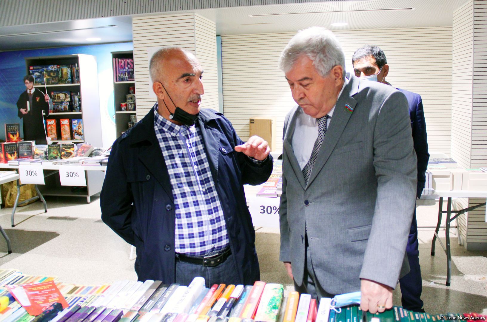 В Баку открылась Национальная книжная выставка-продажа, представлено более 50 000 книг (ФОТО)