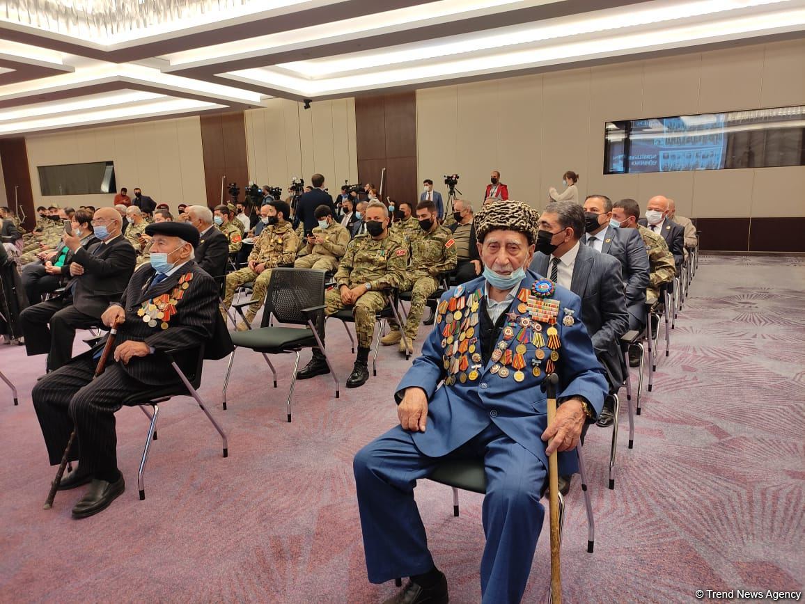 В Бакинском конгресс-центре прошла конференция на тему «Встреча поколений» (ФОТО)