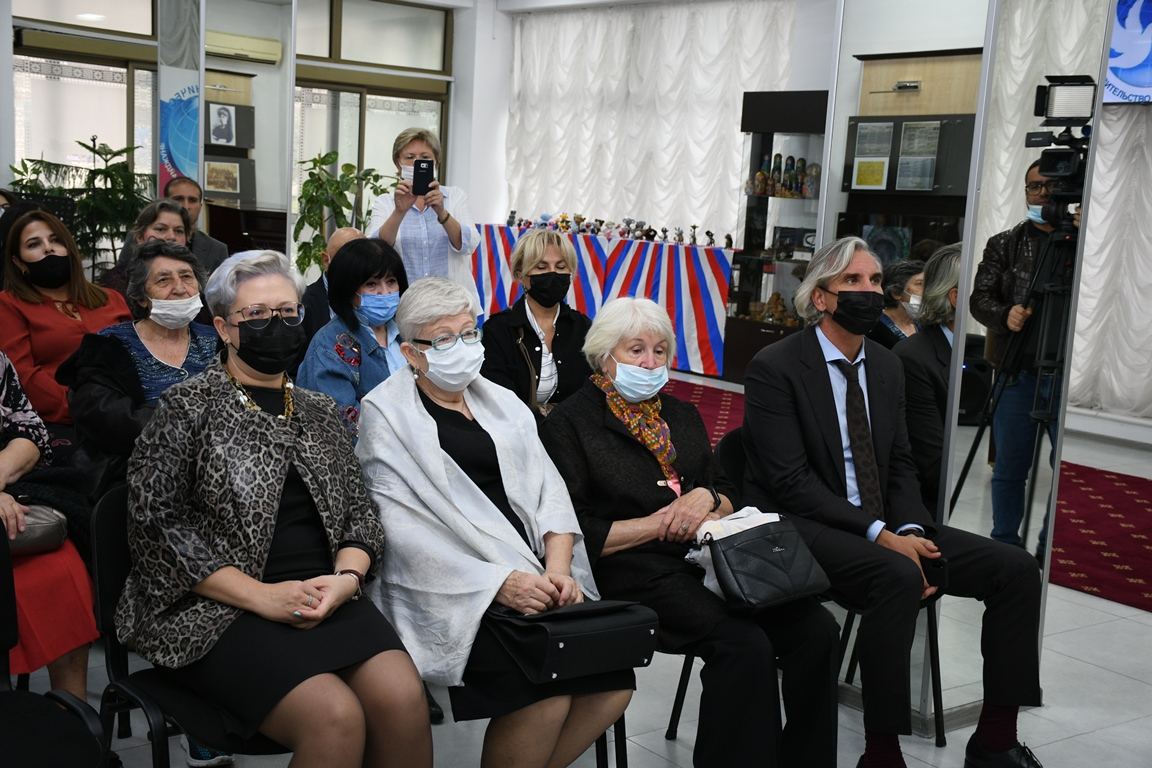 Подобно яркой комете он пронесся… В Азербайджане сняли фильм о Сергее Есенине (ФОТО)