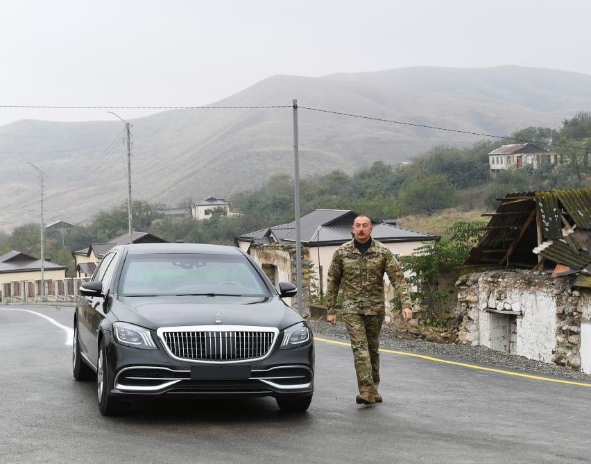 Президент Ильхам Алиев поднял флаг Азербайджана в селе Талыш Тертерского района (ФОТО)