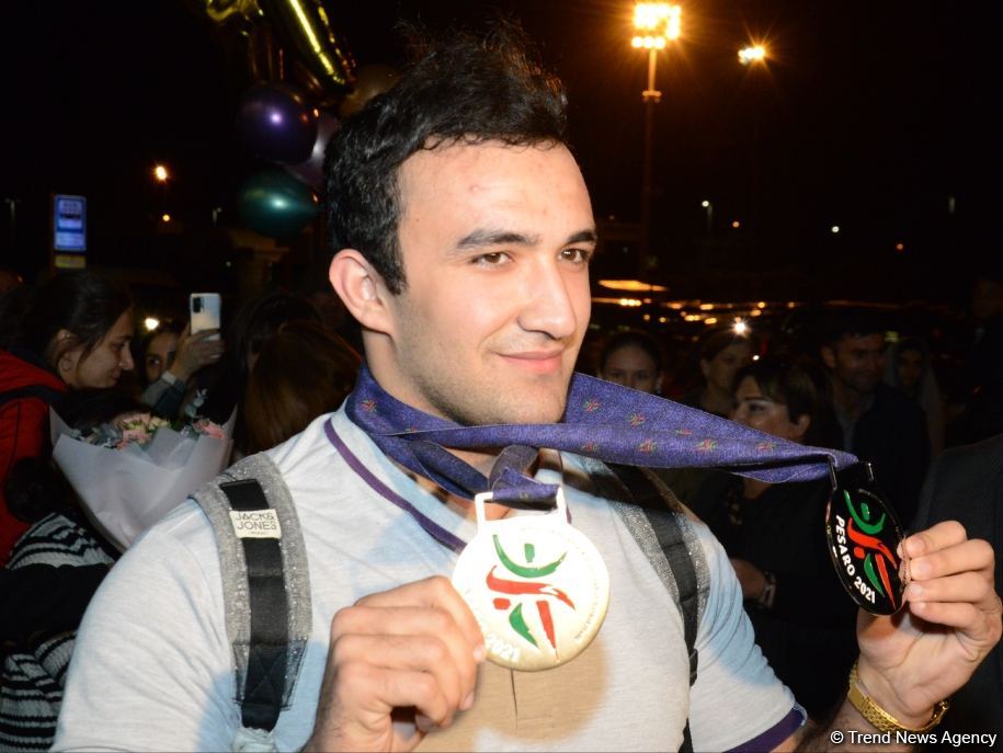 Azerbaijani gymnasts bring medals of European Championship to Baku (PHOTO)