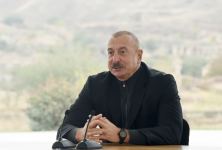 Президент Ильхам Алиев встретился с представителями общественности Джебраильского района,  заложил фундамент мемориального комплекса и дал старт восстановлению города Джебраил (ФОТО)