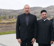 Президент Ильхам Алиев встретился с представителями общественности Джебраильского района,  заложил фундамент мемориального комплекса и дал старт восстановлению города Джебраил (ФОТО)