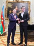 В Баку прошла церемония вручения государственных наград деятелям культуры (ФОТО)