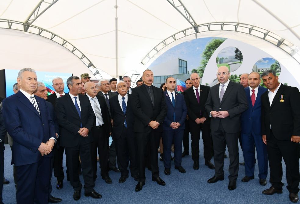 Президент Ильхам Алиев встретился с представителями общественности Джебраильского района,  заложил фундамент мемориального комплекса и дал старт восстановлению города Джебраил (ФОТО)