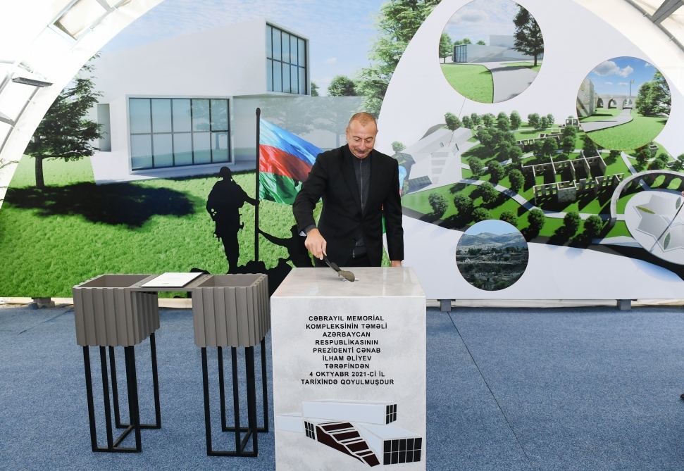 Президент Ильхам Алиев встретился с представителями общественности Джебраильского района,  заложил фундамент мемориального комплекса и дал старт восстановлению города Джебраил (ФОТО)