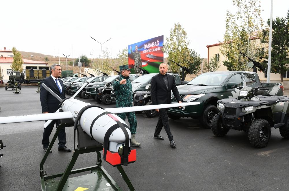 Знаменательные кадры: Президент Ильхам Алиев осмотрел БПЛА Harop в Джебраиле (ФОТО/ВИДЕО)
