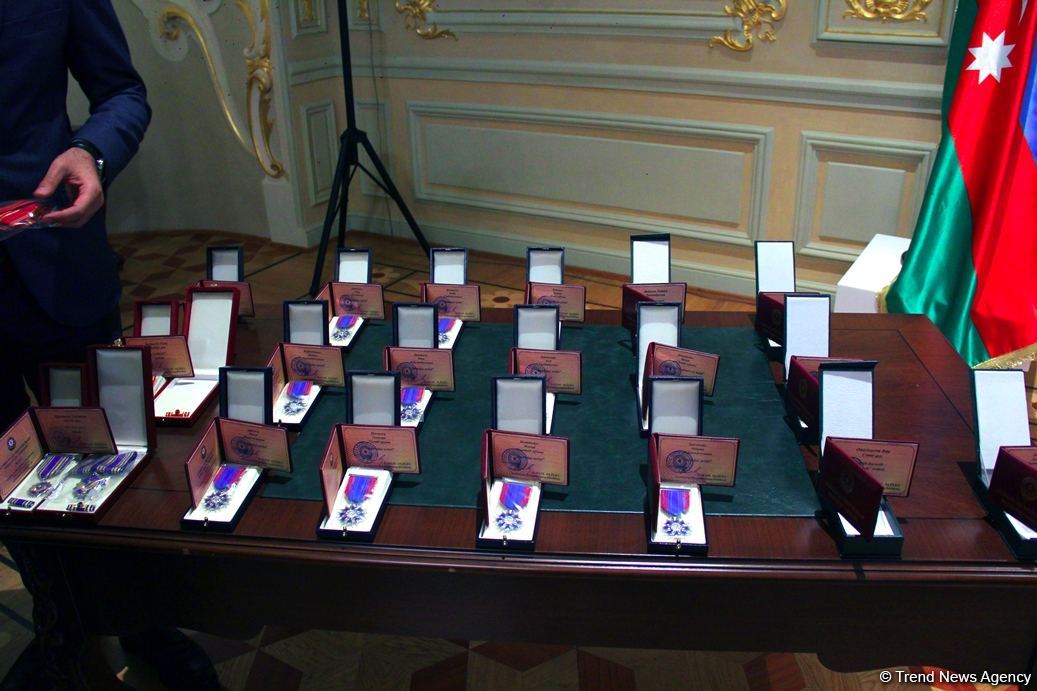 В Баку прошла церемония вручения государственных наград деятелям культуры (ФОТО)