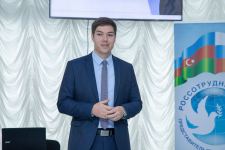Шедевры стоят баснословных денег… Репродукции картин известных русских художников в Баку (ФОТО)