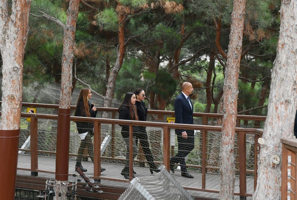 President Ilham Aliyev and First Lady Mehriban Aliyeva attend inauguration of Baku Zoological Park after reconstruction (PHOTO)