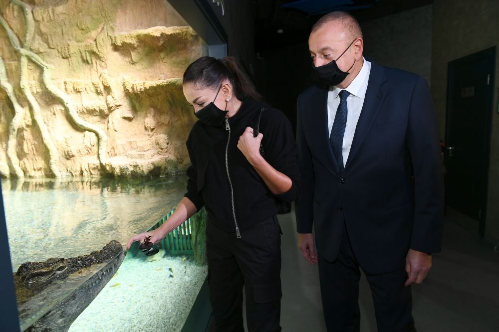 President Ilham Aliyev and First Lady Mehriban Aliyeva attend inauguration of Baku Zoological Park after reconstruction (PHOTO)